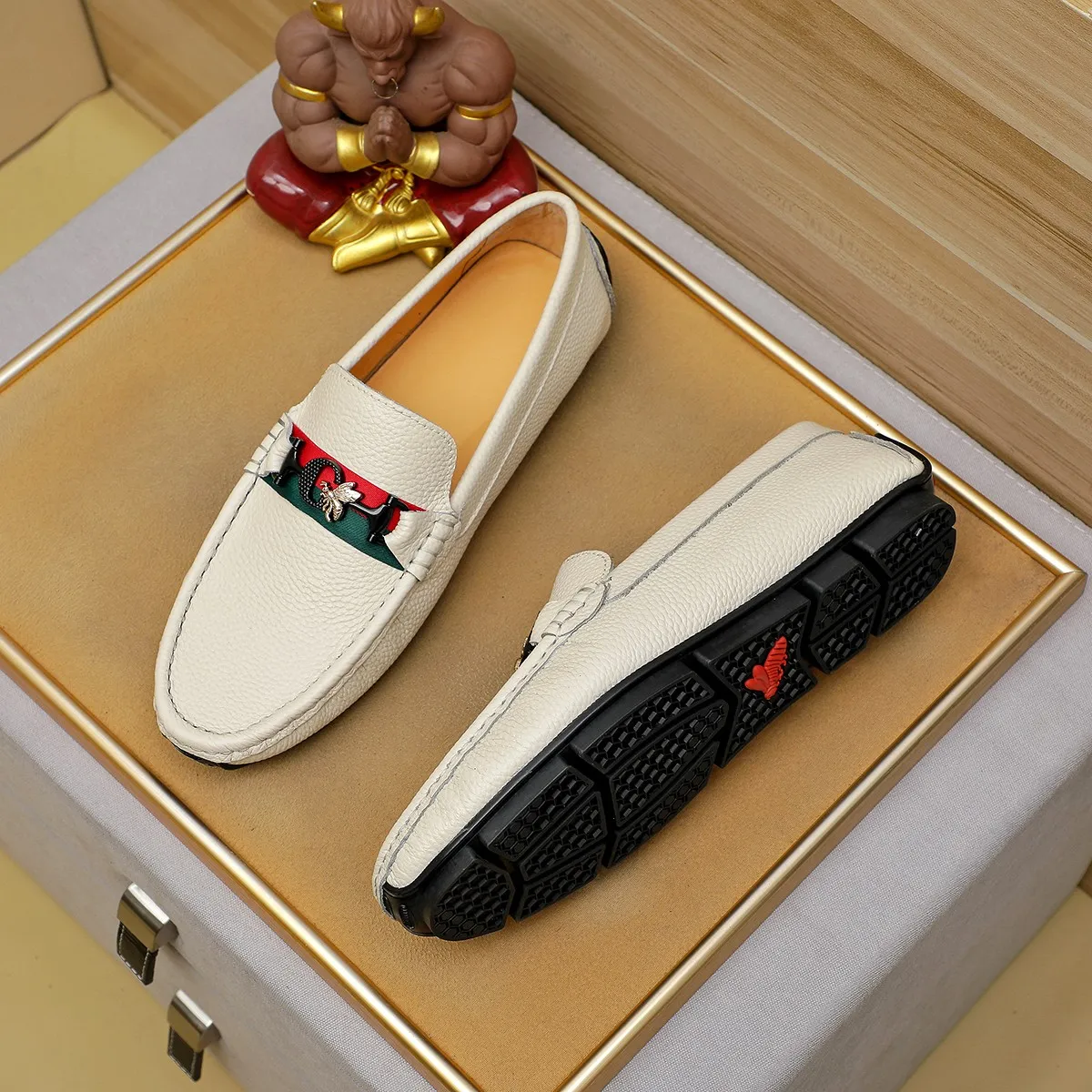 Men's shoes 💰360💰💰GUCCI Gucci official website synchronizes the latest model 🛃The upper is made of imported cowhide, 🐷leather lining, rubber outsole, 🎩🎩top-notch handcrafted workmanship with fine stitches and threads🔍definitely satisfy those perfectionist men who pursue high luxury quality 👏 Colors available! Code number 38-45 Large quantity in stock